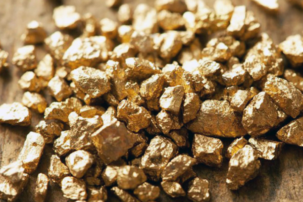طرق استخراج الذهب الخام من باطن الأرض – خطوات عميلة التعدين