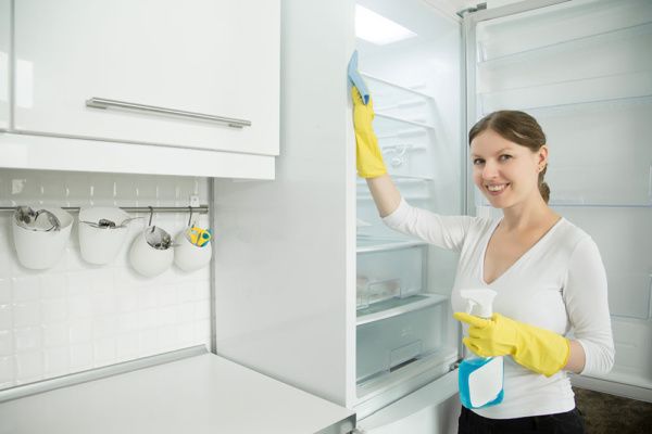 كيفية تنظيف الثلاجة بالمطبخ | أفكار وأساليب سحرية لغسيل الفريزر من الثلج و كيف احافظ على الثلاجة عند السفر