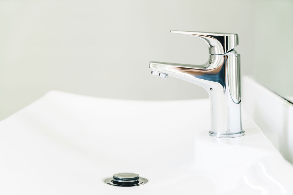 تنظيف خلاطات الحمام | خطوات كيفية غسيل خلاط المياه في المنزل وازالة الكلس والترسبات